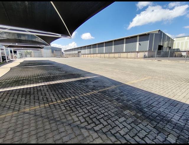 1,969M² INDUSTRIAL YARD TO LET IN DRIEHOEK